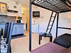 Studio 23 pers, proche télésiège, Wifi, Parking - FR-1-525-188