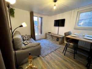 LAlsacien - Appartement avec Terrasse - Cuisine équipée - WiFi Gratuit