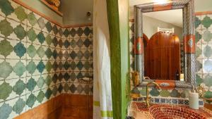 Cueva del Tito Hinojares by Ruralidays