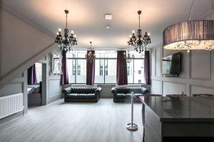 Manhattan Suite - sleeps 24! Heart of Liverpool