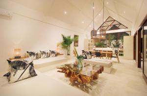 Ubud Luxury 2-Bedroom Villa with Private Pool and BBQ - Serene Escape!