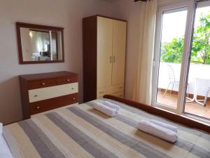 Apartment in Ljubac with sea view, balcony, air conditioning, WiFi 809-3