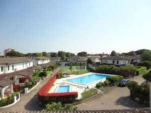 Vintage-modern gem with private garden - Caorle