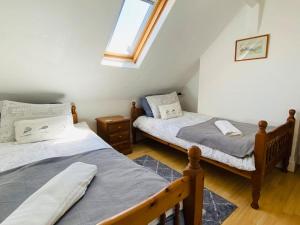 Chiswell Cottage a large family nr WPNSA & Beach