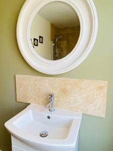 Chiswell Cottage a large family nr WPNSA & Beach