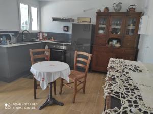 T2 aperçu mer à Janas complètement renové