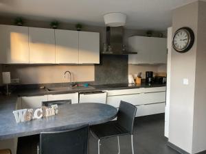 Appartements Agreable et Spacieuse maison centre ville Saint-Omer : photos des chambres