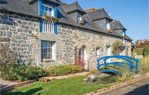 4 Bedroom Lovely Home In Langueux