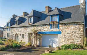 Maisons de vacances 4 Bedroom Lovely Home In Langueux : photos des chambres