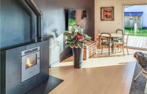 Maisons de vacances Beautiful Home In Moelan-Sur-Mer : photos des chambres