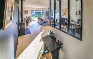 Maisons de vacances Beautiful Home In Moelan-Sur-Mer : photos des chambres