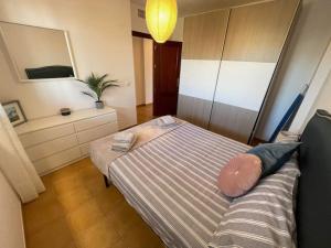 South facing 1 bed apartment, near beach