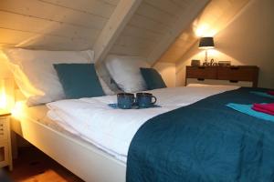 Chalúpka OPAL a Chalupa ACHAT na lúke LukaHuta ChaletStiavnica Banská Štiavnica na samote - samoobslužný prístup cez PIN-kód NONSTOP