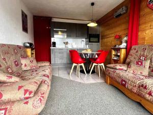 Appartements Studio pieds des pistes avec piscine exterieure - FR-1-505-51 : photos des chambres