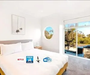 2Bdrm Beachside Town House with Ocean Views - Patterson Lakes