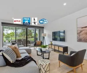 Modern Spacious Coastal 4 Bedroom Town House - Safety Beach