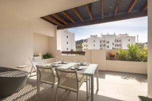 Jardines - Tabor 33 JACUZZI & POOL VIEW 2B