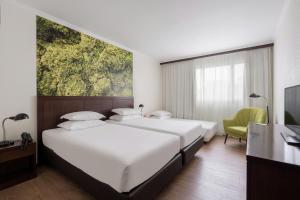 Double or Twin Room with Extra Bed room in Neat Hotel Avenida