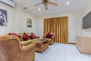 Resort 6-3BR Huge Pool, BBQ, 300m-Beach, 8 mins to Walking Street