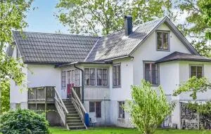 3 Bedroom Amazing Home In Löttorp - Persnäs