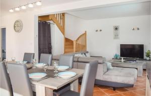 Maisons de vacances Amazing Home In Plouzec With Wifi : photos des chambres