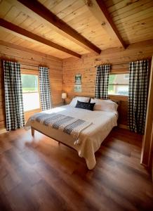 HGTV Log Cabin near Lake Willoughby, Burke, Jaypeak ang Kingdom Trails