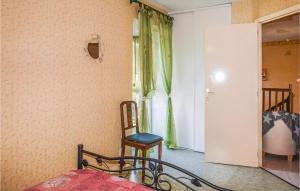 Maisons de vacances Amazing Home In Evran With Kitchen : photos des chambres