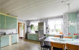 3 Bedroom Nice Home In Kalv