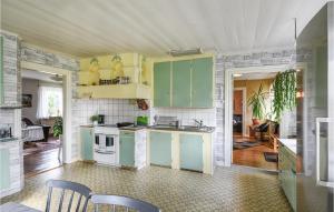 3 Bedroom Nice Home In Kalv