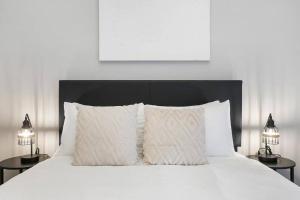 Nicely Decorated 1BR Apt w Laundry - Crosby 202