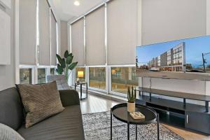 Nicely Decorated 1BR Apt w Laundry - Crosby 202