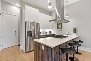 Modern 1BR Chicago Apartment - Crosby 204