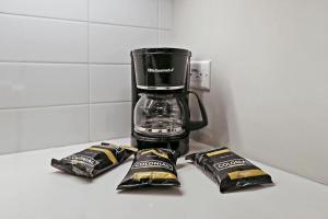 Modern 1BR Chicago Apartment - Crosby 204