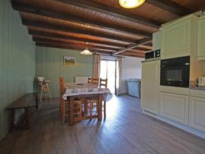 Maisons de vacances Gite Basse-sur-le-Rupt, 4 pieces, 6 personnes - FR-1-589-42 : photos des chambres