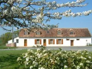 Gîte spacieux et paisible près du Mans avec grand terrain, 15 couchages, ping-pong et WIFI - FR-1-410-178 - Crannes-en-Champagne