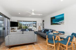 Absolute Beachfront Apartment 4T