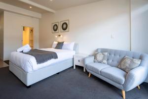 Studio Apartment - 5 Minutes to Hobart CBD - Free Parking - Free WIFI