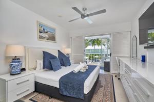 Luxury 2 Bedroom Beach Club Apartment