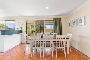 Light & bright Falcon Bay family holiday escape