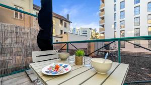 Appartements HOMEY HELSINKI - Hyper centre - Proche Geneve - Terrasse privee - Wifi & Netflix : photos des chambres