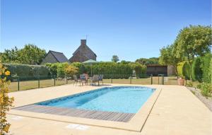 Maisons de vacances Nice Home In Pleudaniel With Wifi, Private Swimming Pool And Outdoor Swimming Pool : photos des chambres