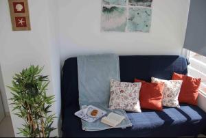 Bright studio apt. with sea view and pool