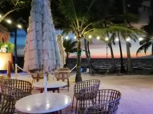 Casa Pilar Beach Resort