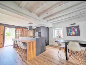 Maisons de vacances Belle Maison Basque 12 Personnes : photos des chambres