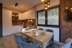 Stylowe i Klimatyczne Apartamenty Sun Seasons 24 w Karpaczu by Noclegi Renters