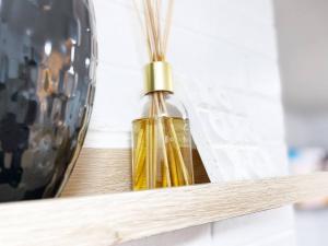 Seafoam Hideaway - Oceanfront Stay for 4