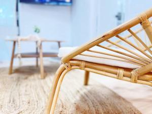 Seafoam Hideaway - Oceanfront Stay for 4