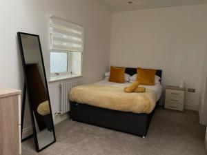 City Centre 1 Bed Sleeps 4 H5