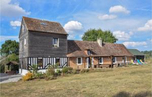 Maisons de vacances 3 Bedroom Amazing Home In Grandmesnil : photos des chambres