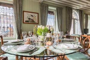 Ca Giulia Grand Canal view next to Rialto Bridge